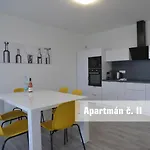 شقة U Koupaliste *